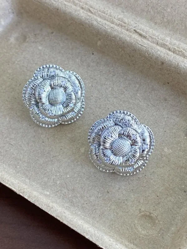 camellia-earring-golden-sliver-colors-2 sliver earrings