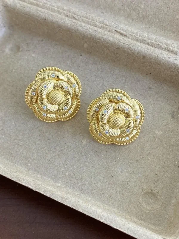 camellia-earring-golden-sliver-colors-3 gold earrings