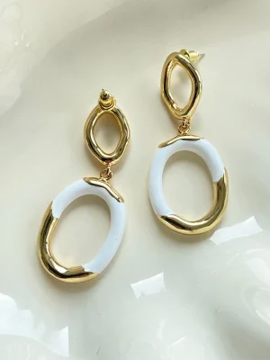 gold earrings