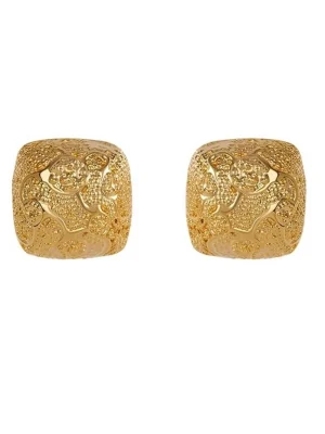 gold earrings