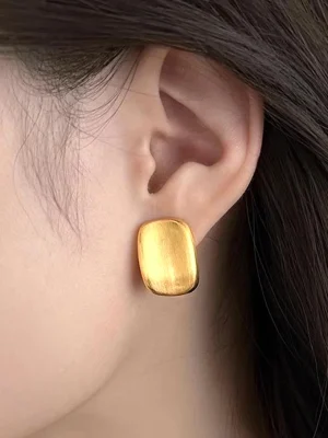 gold-earrings-basic-rectangle-shape-1 basic earrings