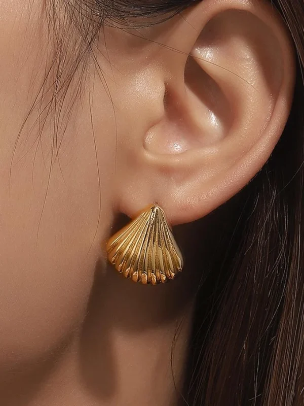 gold-earrings-cute-shell-shaped-1 cute earrings