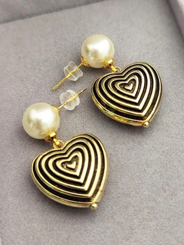 heart-shaped-vintage-gold-with-pearl-2 cute earrings