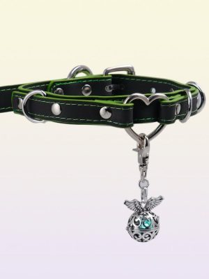 discolor collar