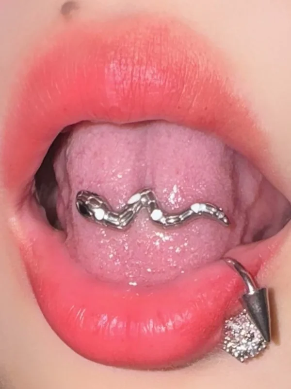body-jeweller-snake-tongue-stud-1 Silver winding snake tongue stud piercing model shot